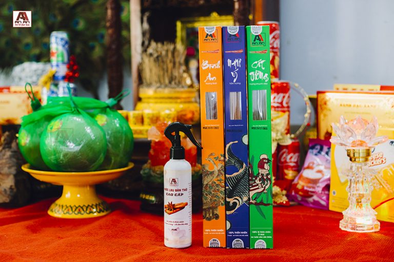 nước lau bàn thờ